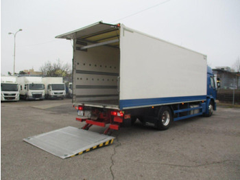 Leasing de  Renault D18, 320 Renault D18, 320: foto 5