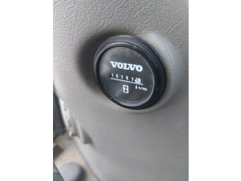 Excavadora de cadenas Volvo EC 140 DL: foto 4