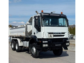 Camión volquete IVECO