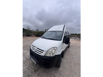 Minibús IVECO Daily