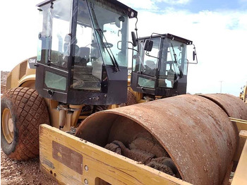 Plancha reversible CATERPILLAR CS64B