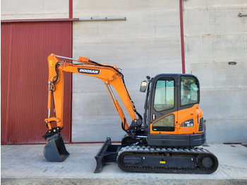 Miniexcavadora DOOSAN DX63