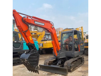 Excavadora de cadenas 90% new Korea Doosan 6ton dx60 dx55 dx75 excavator: foto 2