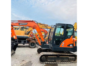 Excavadora de cadenas DOOSAN DH60-7