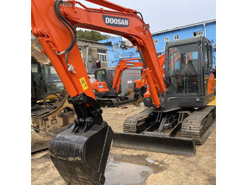 Excavadora de cadenas DOOSAN DX225