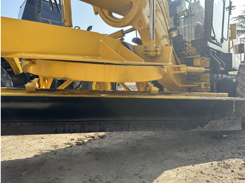 Grader KOMATSU GD655: foto 4