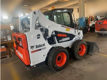 Minicargadora BOBCAT S590