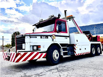 Grua de remolque autos SCANIA 92