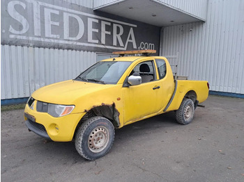 Coche MITSUBISHI L200