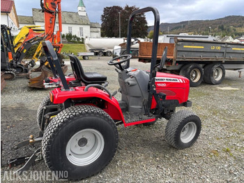 Tractor 2021 Massey Ferguson 1520 Kompaktraktor 4WD. Beitepusser og Tilhenger: foto 5