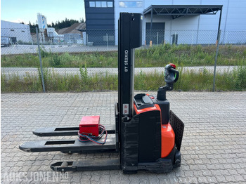 Equipo de manutención Toyota SWE 120 med 2,7m løftehøyde og lader: foto 2