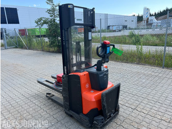 Equipo de manutención Toyota SWE 120 med 2,7m løftehøyde og lader: foto 3