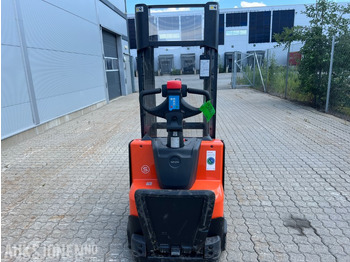Equipo de manutención Toyota SWE 120 med 2,7m løftehøyde og lader: foto 4