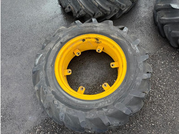 Maquinaria agrícola 1 GoodYear 12.4-24 traktordekk med felg: foto 2