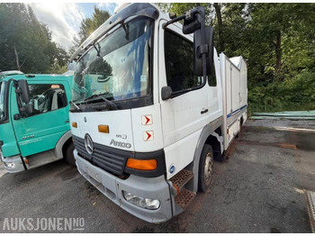 Camión MERCEDES-BENZ Atego 823