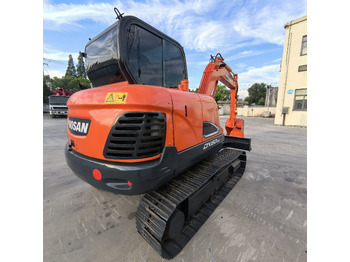 Excavadora de cadenas DOOSAN DX60