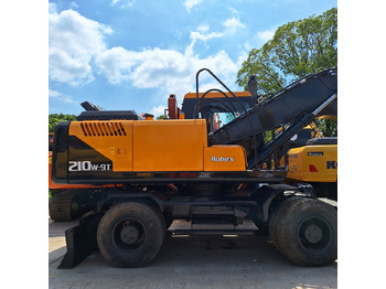 Excavadora de ruedas HYUNDAI