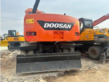 Excavadora de ruedas Doosan DH 150 W-7: foto 3