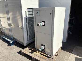 Maquinaria de alimentación Daikin EWAQ040BAWHBH Water chiller: foto 4 Maquinaria de alimentación Daikin EWAQ040BAWHBH Water chiller: foto 4