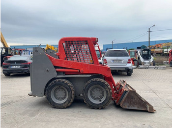 Minicargadora Gehl 4240: foto 2 Minicargadora Gehl 4240: foto 2