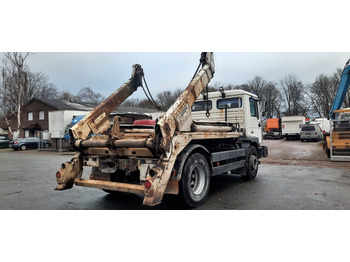 Camión portacontenedor de cadenas MAN M38: foto 4