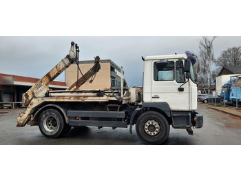 Camión portacontenedor de cadenas MAN M38: foto 2