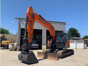 Excavadora de cadenas DOOSAN DX235LCR-5