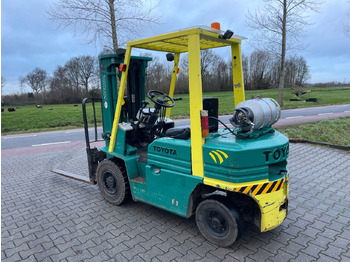 Carretilla elevadora Toyota 42 5fgf25 2.5 Toyota heftruck LPG Triplo: foto 2
