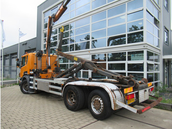 Camión multibasculante, Camión grúa Scania P 320 B 6x2*4 + HMF 835 + HYVA Haakarm: foto 4