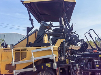 Pavimentadora de asfalto CATERPILLAR AP655F
