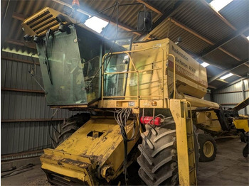 Cosechadora de granos NEW HOLLAND TX36