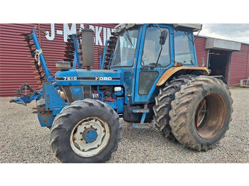 Tractor FORD