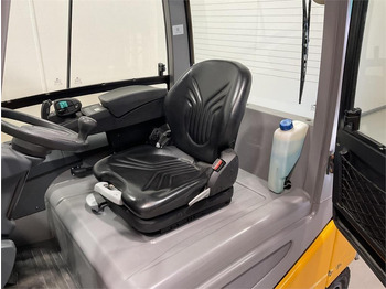 Carretilla elevadora eléctrica Jungheinrich EFG 425: foto 5