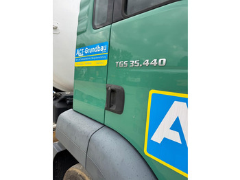 Camión portacontenedor de cadenas MAN TGS 32 - 440: foto 2 Camión portacontenedor de cadenas MAN TGS 32 - 440: foto 2