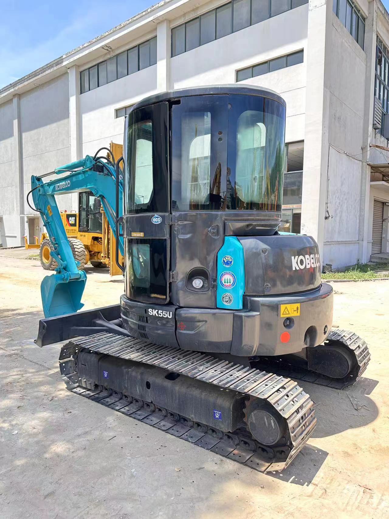 Miniexcavadora KOBELCO SK55: foto 2 Miniexcavadora KOBELCO SK55: foto 2