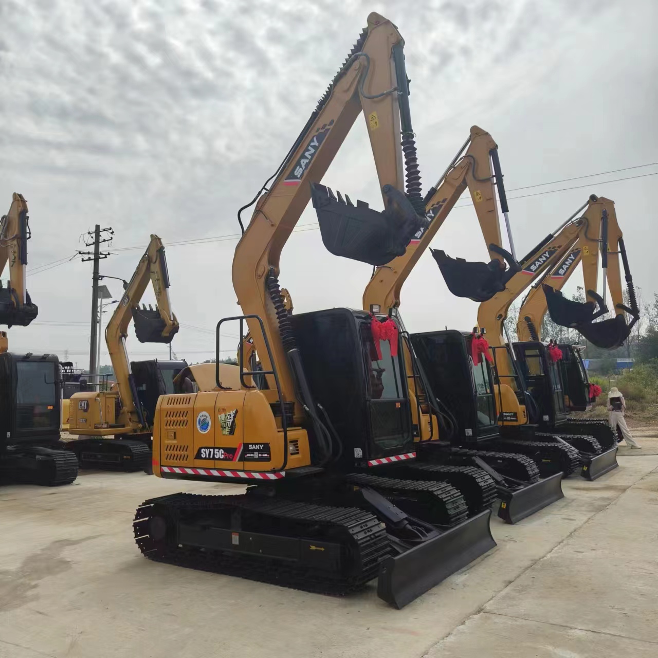 Miniexcavadora SANY SY75C: foto 2