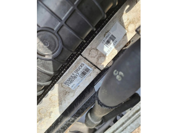 Radiador KOMPLET CHŁODNIC CHŁODNICA INTERCOOLER RENAULT GAMA DTI 8 VOLVO FL D8K 21675454 21657617: foto 4