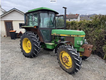 Tractor JOHN DEERE