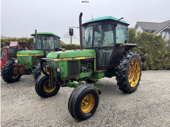 Tractor JOHN DEERE 2040