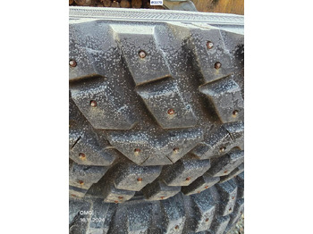 Rueda completa 4 Nokian tires on rims for JCB: foto 2