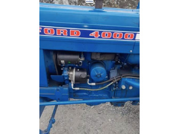 Tractor Ca. 1970 Ford 4000 4x2: foto 4