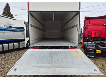 Camión caja cerrada DAF XF ORYGINALNY PRZEBIEG z Niemiec / TANDEM ZESTAW PRZEJAZDOWY Z WINDĄ: foto 4 Camión caja cerrada DAF XF ORYGINALNY PRZEBIEG z Niemiec / TANDEM ZESTAW PRZEJAZDOWY Z WINDĄ: foto 4