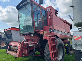 Cosechadora de granos CASE IH