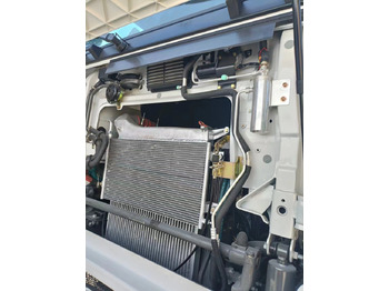 Camión volquete SINOTRUK HOWO: foto 2