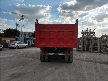 Camión volquete SINOTRUK HOWO: foto 2