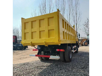 Camión volquete SINOTRUK HOWO