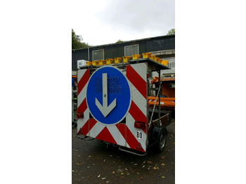 Remolque Nissen Absperrtafel Verkehrsleitanhänger verkehrsicherungsanhänge: foto 2