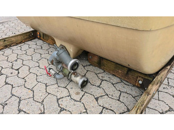 Contenedor cisterna Schmidt Mulag 2m3 Wassertank Wasserfass Speidel für Unimog UGE UGN 405 U300 400 500 427 430 LKW Boschung wassertank Laugentank Bewässerung 5000liter: foto 5 Contenedor cisterna Schmidt Mulag 2m3 Wassertank Wasserfass Speidel für Unimog UGE UGN 405 U300 400 500 427 430 LKW Boschung wassertank Laugentank Bewässerung 5000liter: foto 5