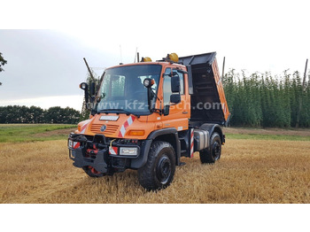 Camión volquete UNIMOG U400