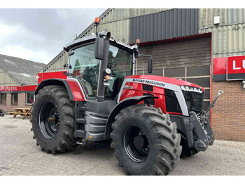 Tractor MASSEY FERGUSON